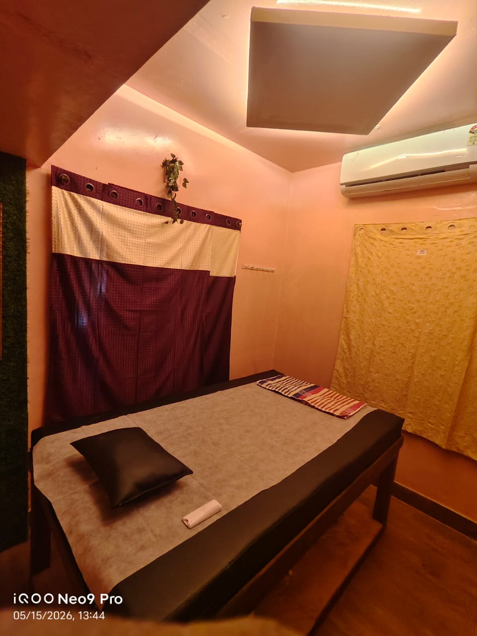 Apple Green Spa relaxing room